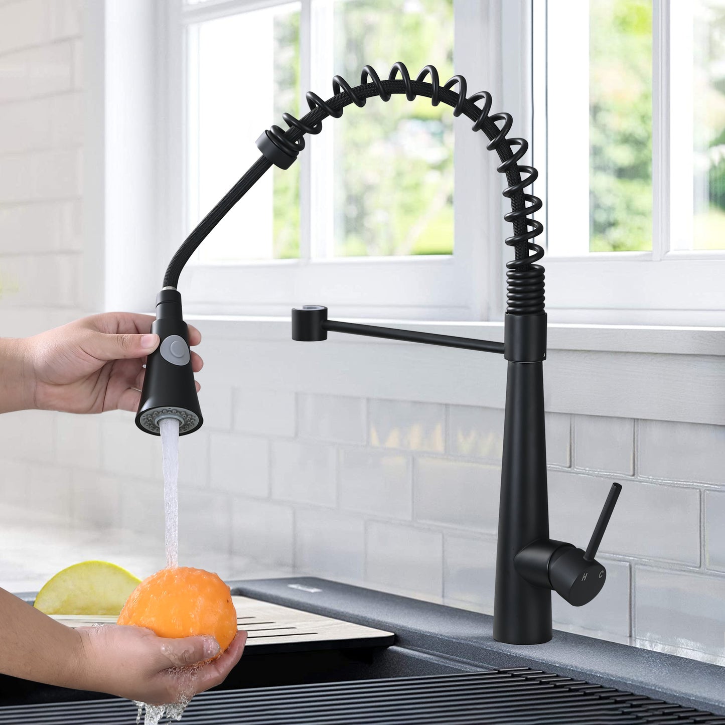 Kitchen Faucet with Pull Down Sprayer;  Commercial Style Kitchen Sink Faucet;  Faucets for Kitchen Sinks;  Single-Handle;  Magnetic Docking Spray Head;  Matte Black