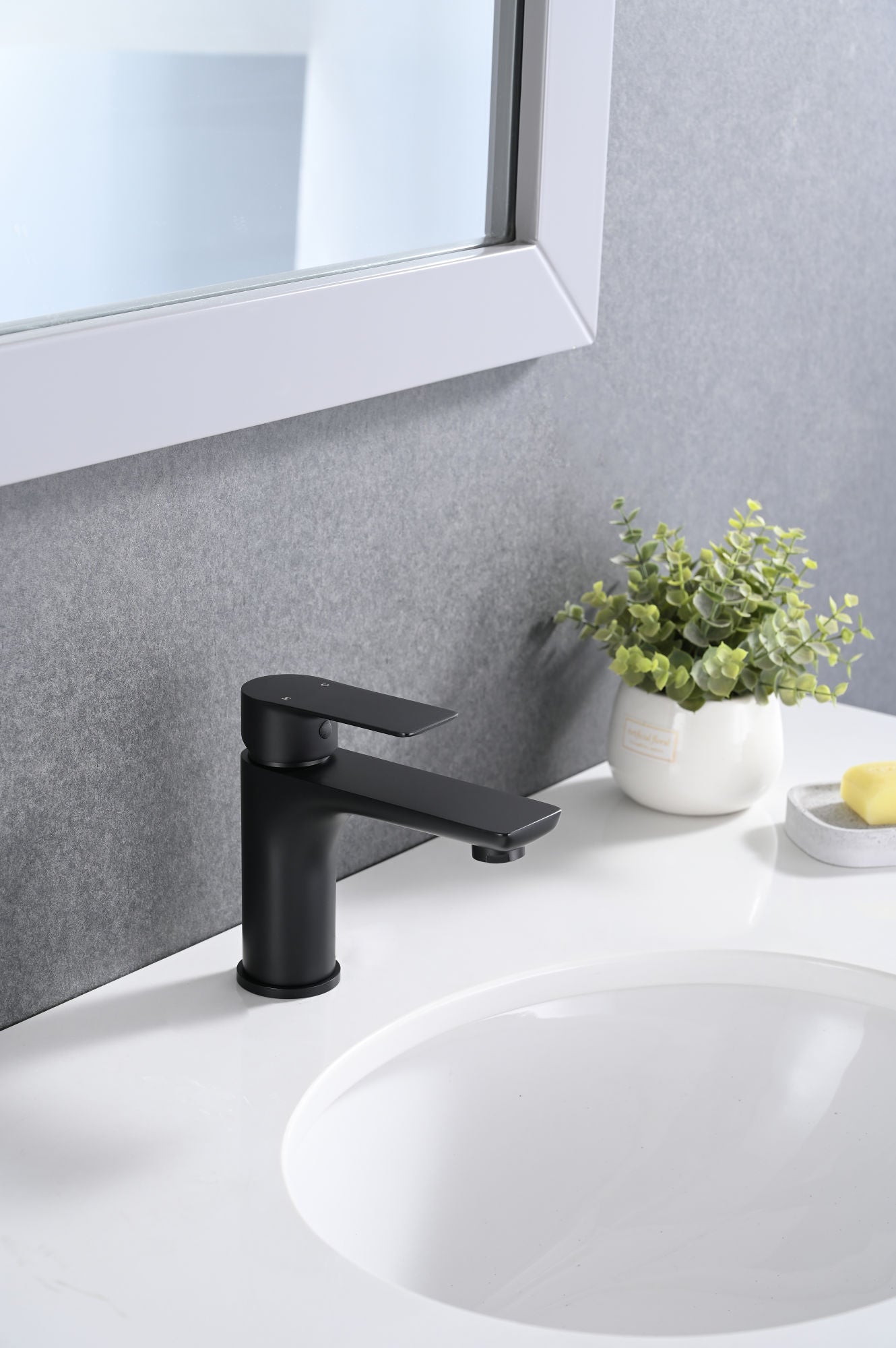 Brass Single Handle Lavatory Basin Sink Faucet Matte Black